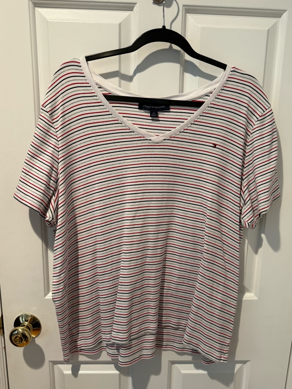 Tommy Hilfiger White V‑Neck Tee with Red & Navy Stripes